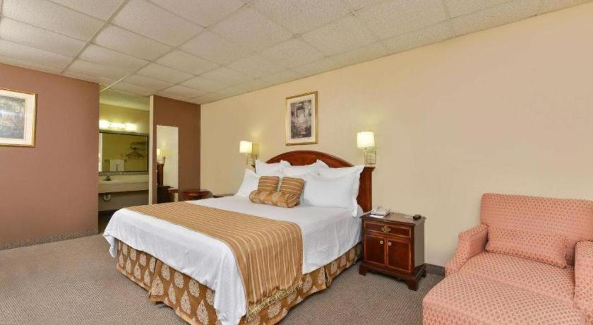 Americas Best Value Inn & Suites Victoria Buitenkant foto